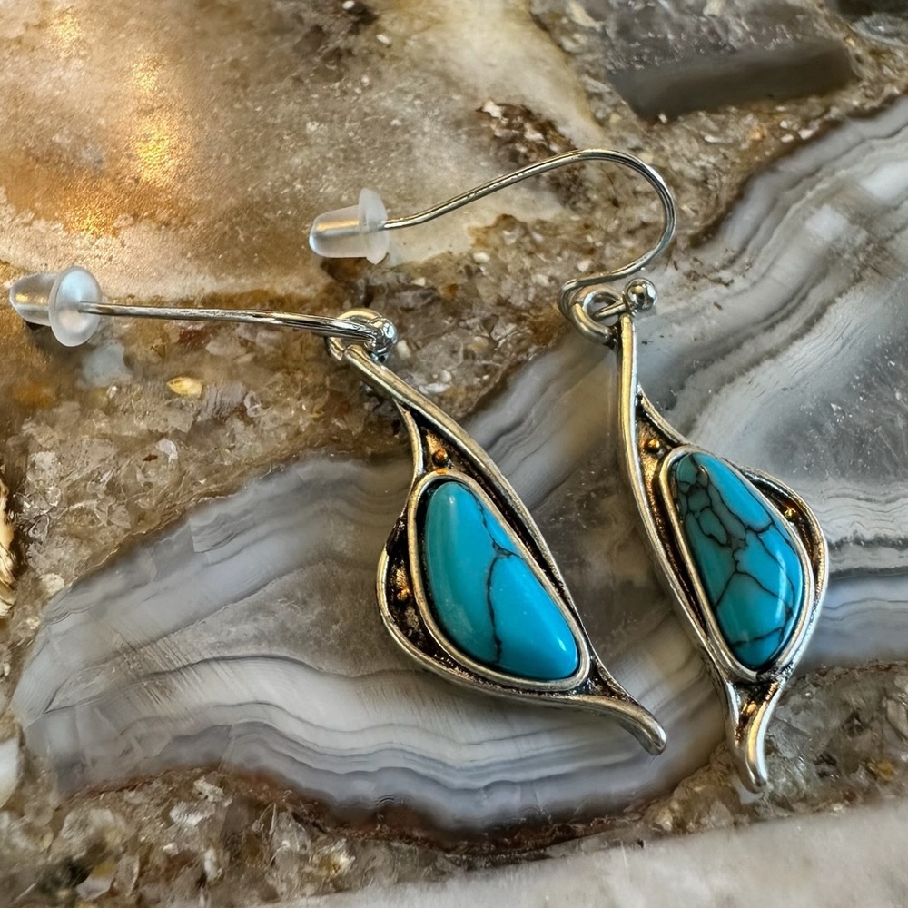 3156 Turquoise Colored and Silver Leaf Earrings
